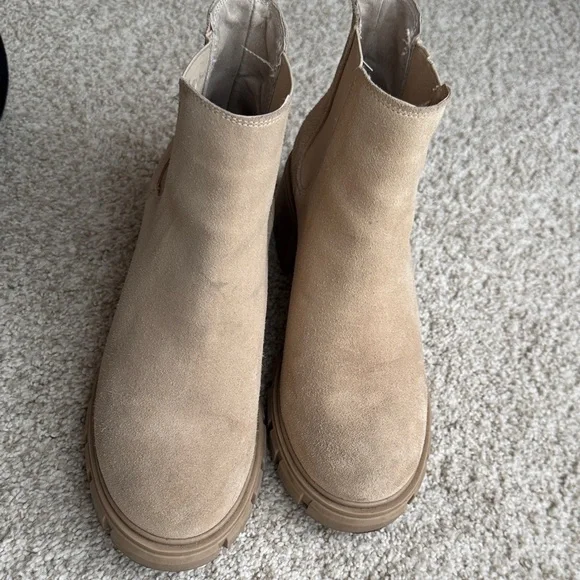 Steve Madden Tan Suede Ankle Boots - Picture 4 of 4